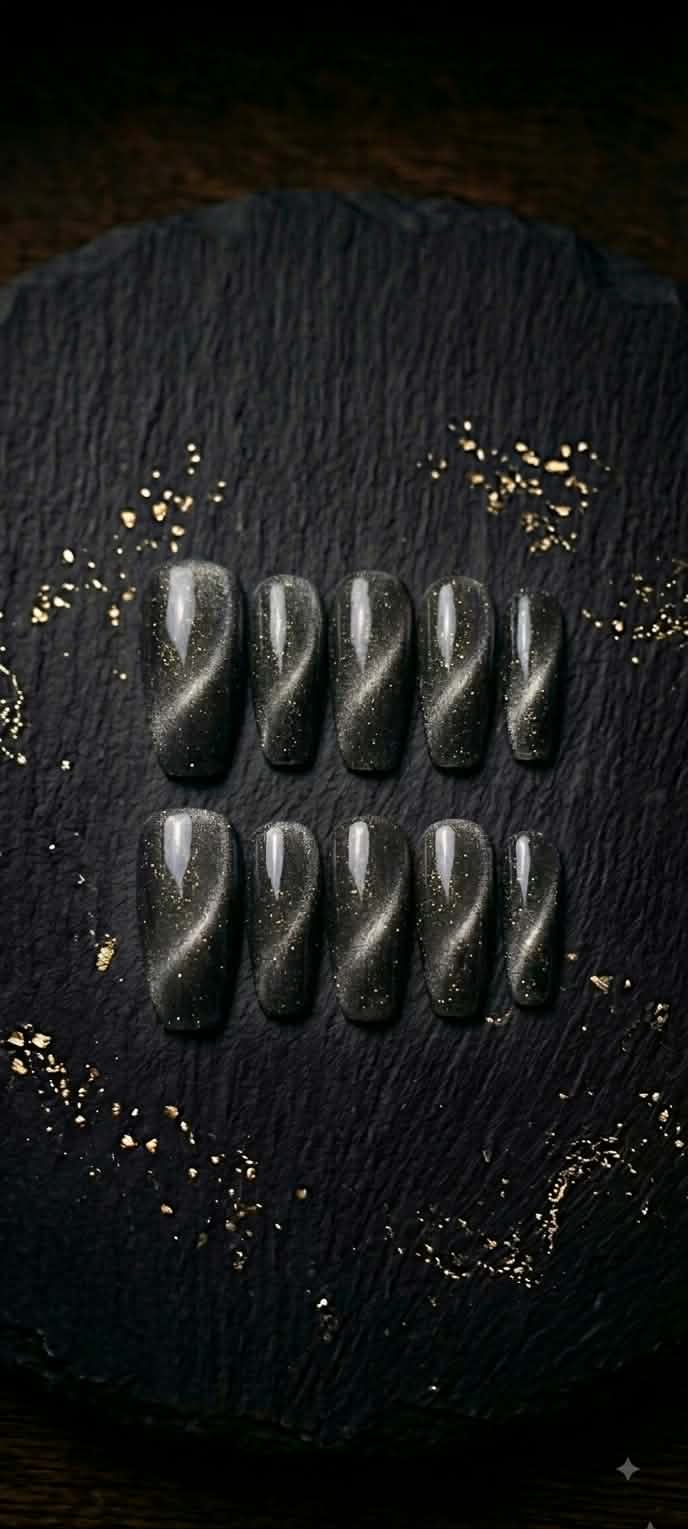 DarkFlames Eye Nails — detail view, handmade press-on nails